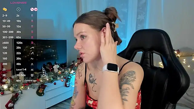 Marta May  online show from 15, 12, 2024