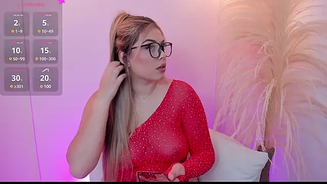 thaliafox  online show from 26, 2, 2025