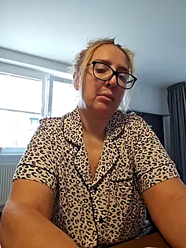 MariaRichi  online show from 4, 3, 2025