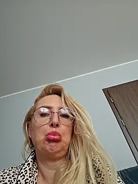 MariaRichi  online show from 4, 3, 2025