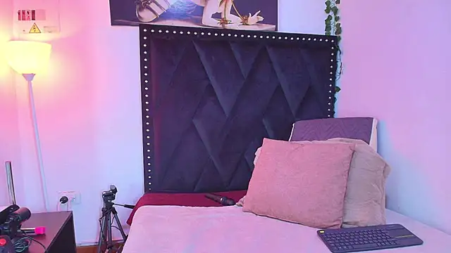 dafne queenn online show from 24, 11, 2025