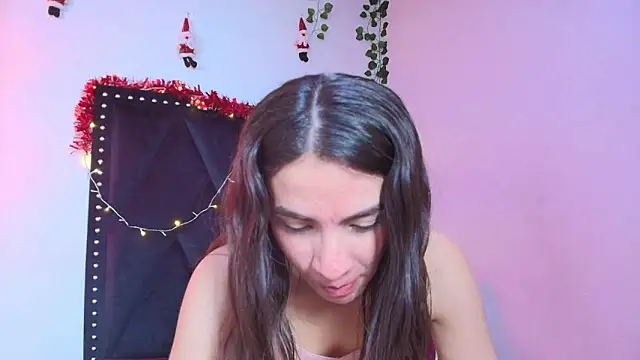 dafne queenn online show from 5, 12, 2025