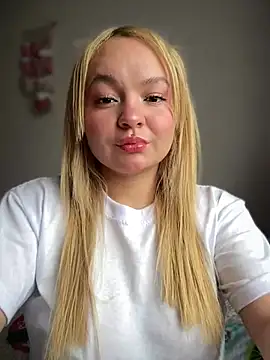 Naiara Sex  online show from 19, 4, 2026