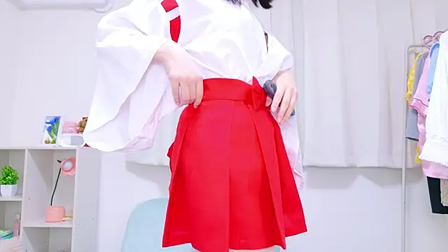 Snapshot of Yurie_ chatting on 5, 1, 2025 Yurie  online show from 5, 1, 2025