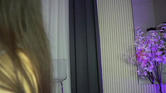 Snapshot of KatelynSparks chatting on 4, 6, 2026 KatelynSparks online show from 4, 6, 2026