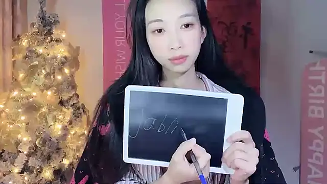 Snapshot of Lili-2 chatting on 28, 12, 2024 Lili-2 online show from 28, 12, 2024