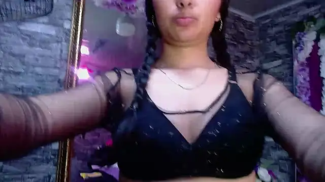 Snapshot of Mia_Bonnie_ chatting on 20, 2, 2025 Mia Bonnie online show from 20, 2, 2025