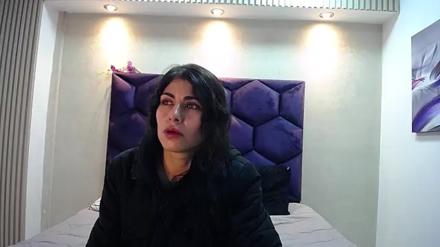 Snapshot of Melodi_Roux chatting on 20, 4, 2026 Melodi Roux online show from 20, 4, 2026