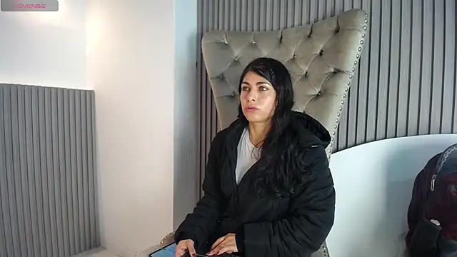 Snapshot of Melodi_Roux chatting on 2, 5, 2026 Melodi Roux online show from 2, 5, 2026