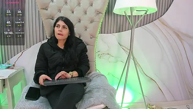 Snapshot of Melodi_Roux chatting on 15, 5, 2026 Melodi Roux online show from 15, 5, 2026