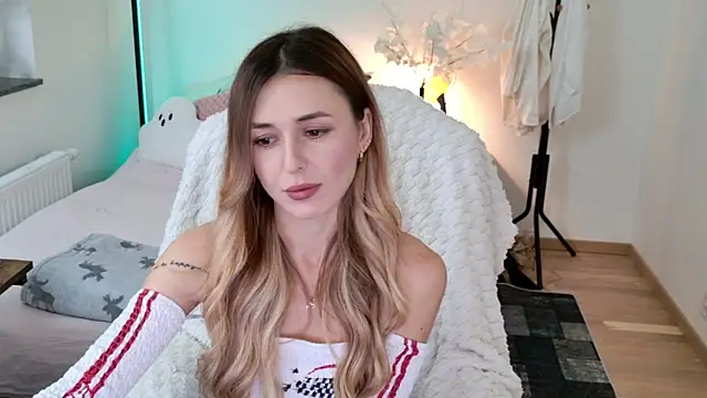 Sophie Enzo online show from 26, 1, 2025