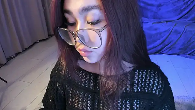 Yuriko May online show from 30, 1, 2025