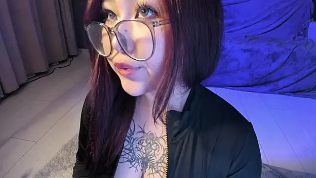 Yuriko May online show from 9, 2, 2025