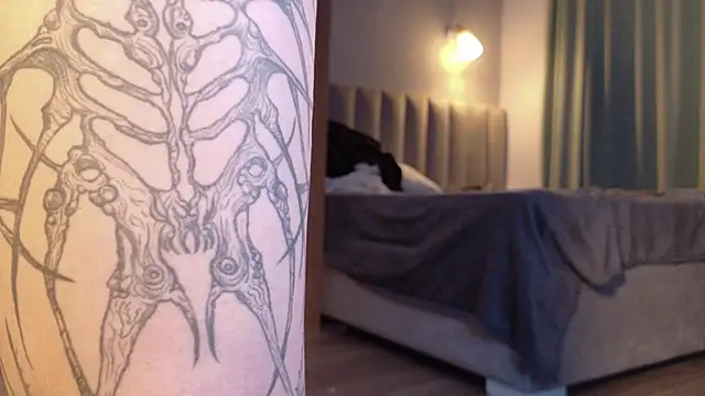 Yuriko May online show from 11, 9, 2025