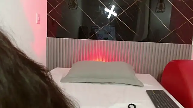 EvelynSweet1 online show from 15, 4, 2026