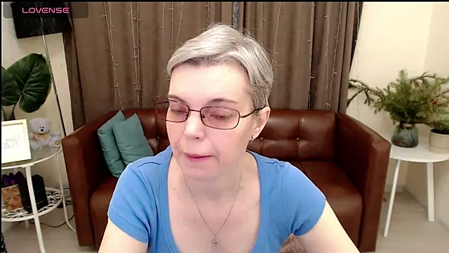 Cutie Erikaa1 online show from 18, 1, 2025