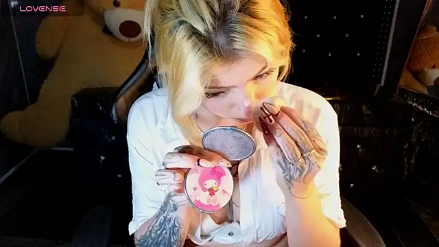 Kitty fox b online show from 26, 2, 2026