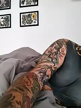 Snapshot of tattooedtwc chatting on 1, 10, 2025 tattooedtwc online show from 1, 10, 2025