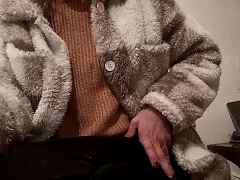 filipasantosx online show from 16, 2, 2025