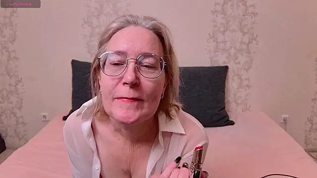 Snapshot of Moonlight_Jasmine chatting on 6, 2, 2025 Moonlight Jasmine online show from 6, 2, 2025