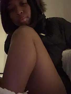 Snapshot of IamCrystal2 chatting on 29, 12, 2024 IamCrystal2 online show from 29, 12, 2024