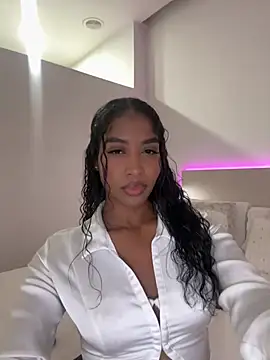 Snapshot of IamCrystal2 chatting on 25, 7, 2026 IamCrystal2 online show from 25, 7, 2026