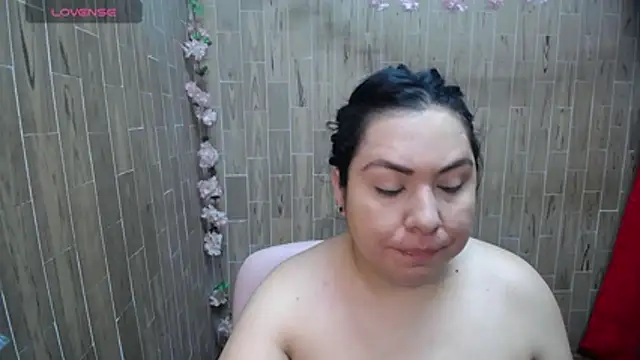 Snapshot of solyeria chatting on 28, 4, 2026 solyeria online show from 28, 4, 2026