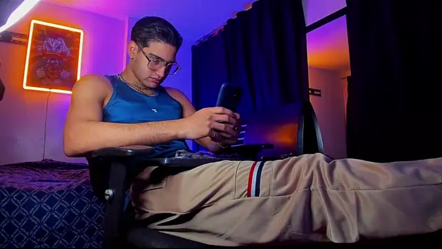 Snapshot of Giomar_Reyes chatting on 22, 3, 2025 Giomar Reyes online show from 22, 3, 2025