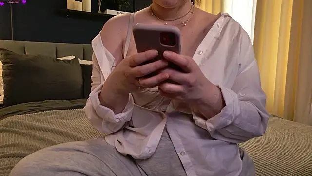 Snapshot of Lella_Ryann_ chatting on 30, 4, 2026 Lella Ryann online show from 30, 4, 2026