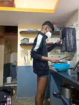 KissesBoyAD online show from 13, 12, 2024