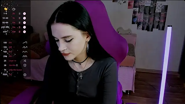 Molly Crystall online show from 14, 3, 2025