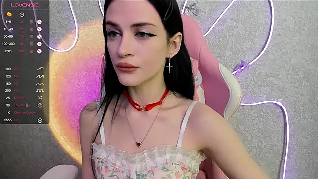 Molly Crystall online show from 31, 5, 2026