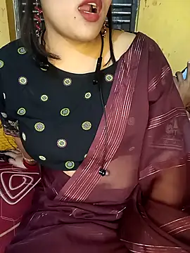Snapshot of Radhikadavi879 chatting on 3, 3, 2025 Radhikadavi879 online show from 3, 3, 2025