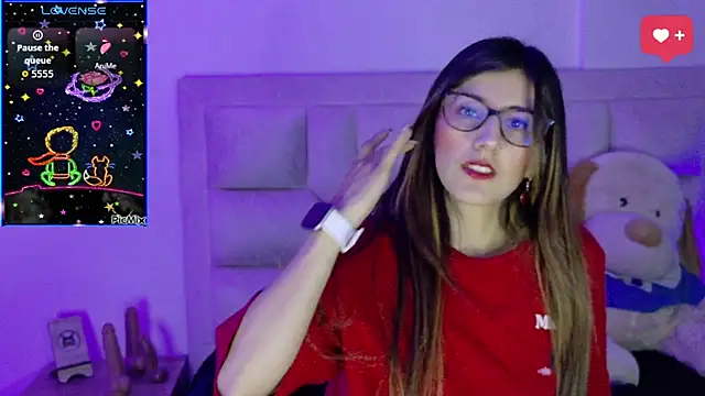  jade white  online show from 9, 4, 2026