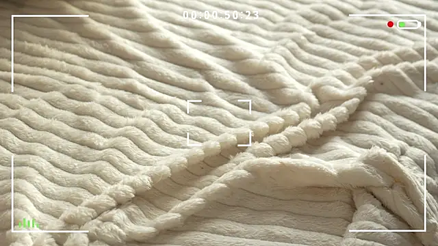 norakisses online show from 8, 3, 2025