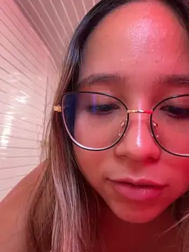 Snapshot of MelanieRoah chatting on 22, 6, 2026 MelanieRoah online show from 22, 6, 2026