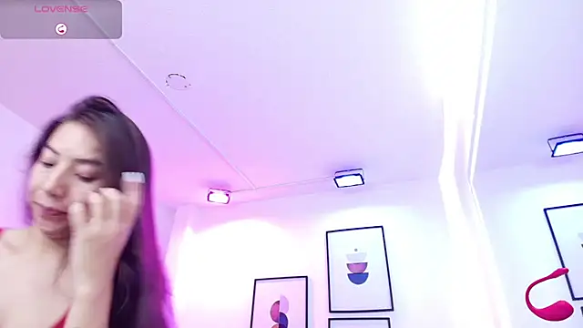 Ema louis  online show from 3, 7, 2026