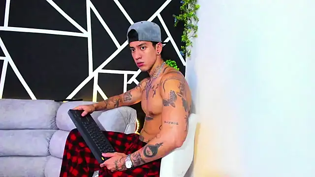 JUSTIN FULLER1 online show from 6, 2, 2025