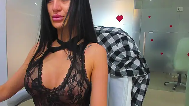 Snapshot of Queenrafaella chatting on 4, 5, 2026 Queenrafaella online show from 4, 5, 2026