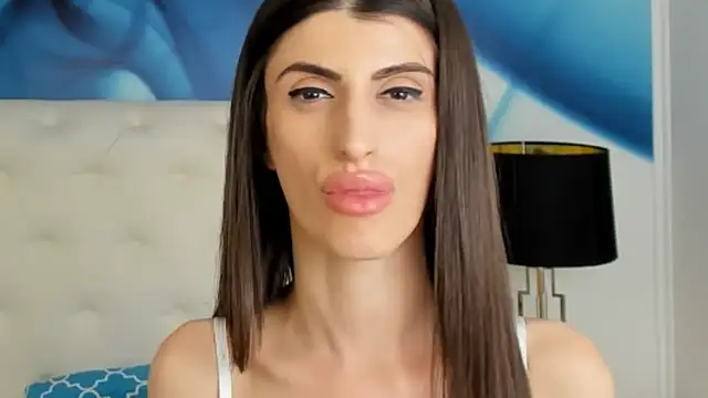 SkinnyDolly online show from 3, 2, 2025