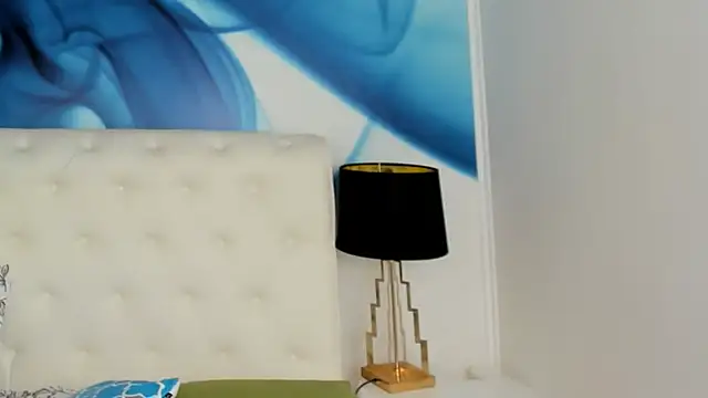 SkinnyDolly online show from 4, 2, 2025