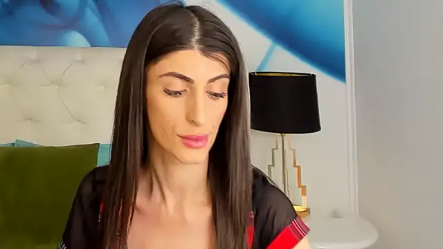 SkinnyDolly online show from 4, 3, 2025