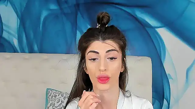 Snapshot of SkinnyDolly chatting on 2, 3, 2026 SkinnyDolly online show from 2, 3, 2026