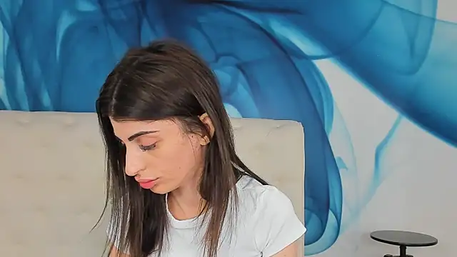 Snapshot of SkinnyDolly chatting on 7, 3, 2026 SkinnyDolly online show from 7, 3, 2026