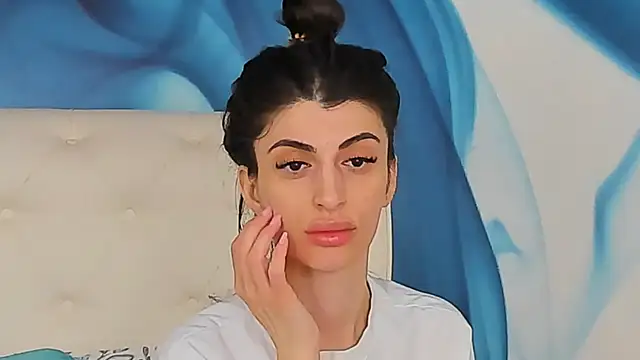 Snapshot of SkinnyDolly chatting on 6, 4, 2026 SkinnyDolly online show from 6, 4, 2026