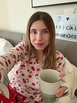 Snapshot of emma05 chatting on 8, 2, 2026 emma05 online show from 8, 2, 2026