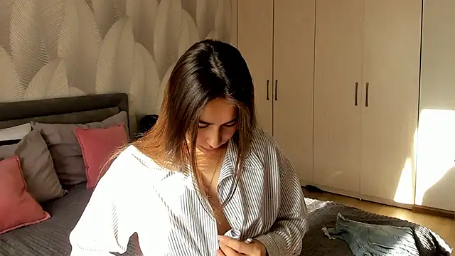 Bambiii bby online show from 30, 3, 2026