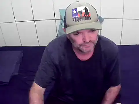 Snapshot of pierdona chatting on 5, 1, 2025 pierdona online show from 5, 1, 2025