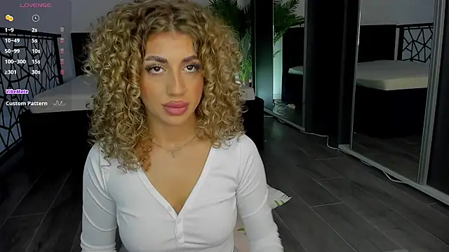 CurlyAnt0 online show from 19, 12, 2025