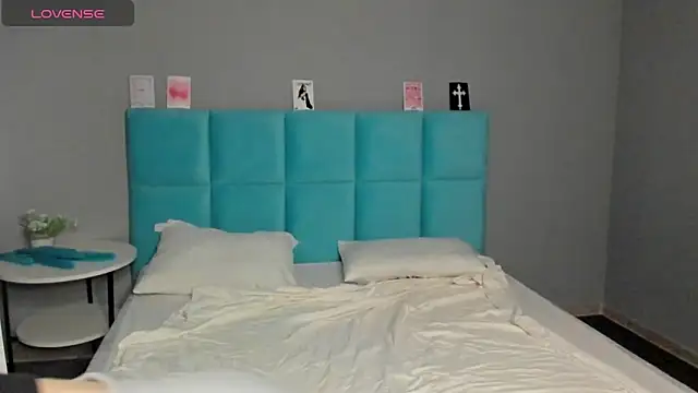 Esme Runn online show from 3, 12, 2024